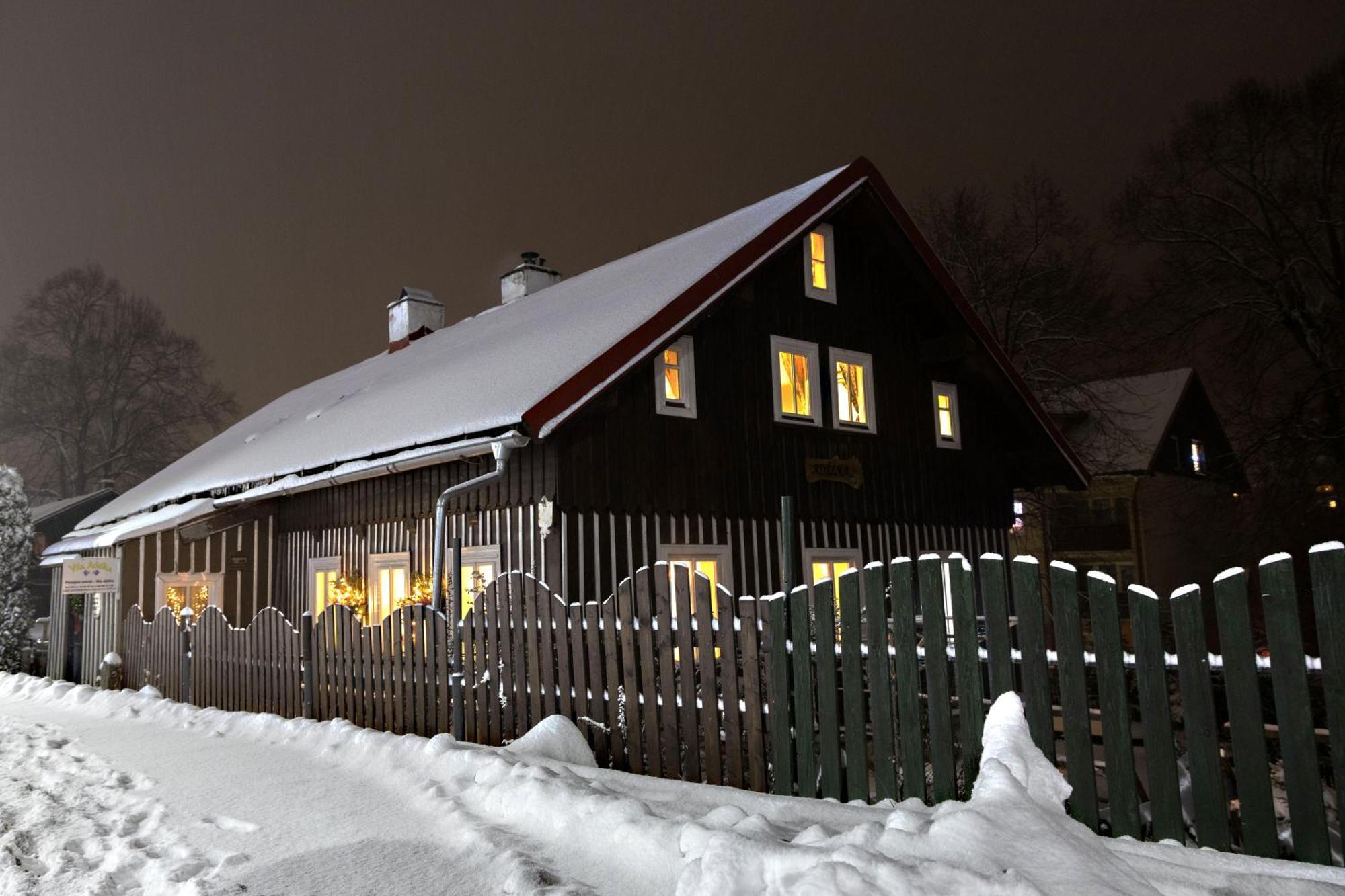 Отель Vila Adelka - Utulna Chalupa V Krkonosich Горни-Маршов Экстерьер фото